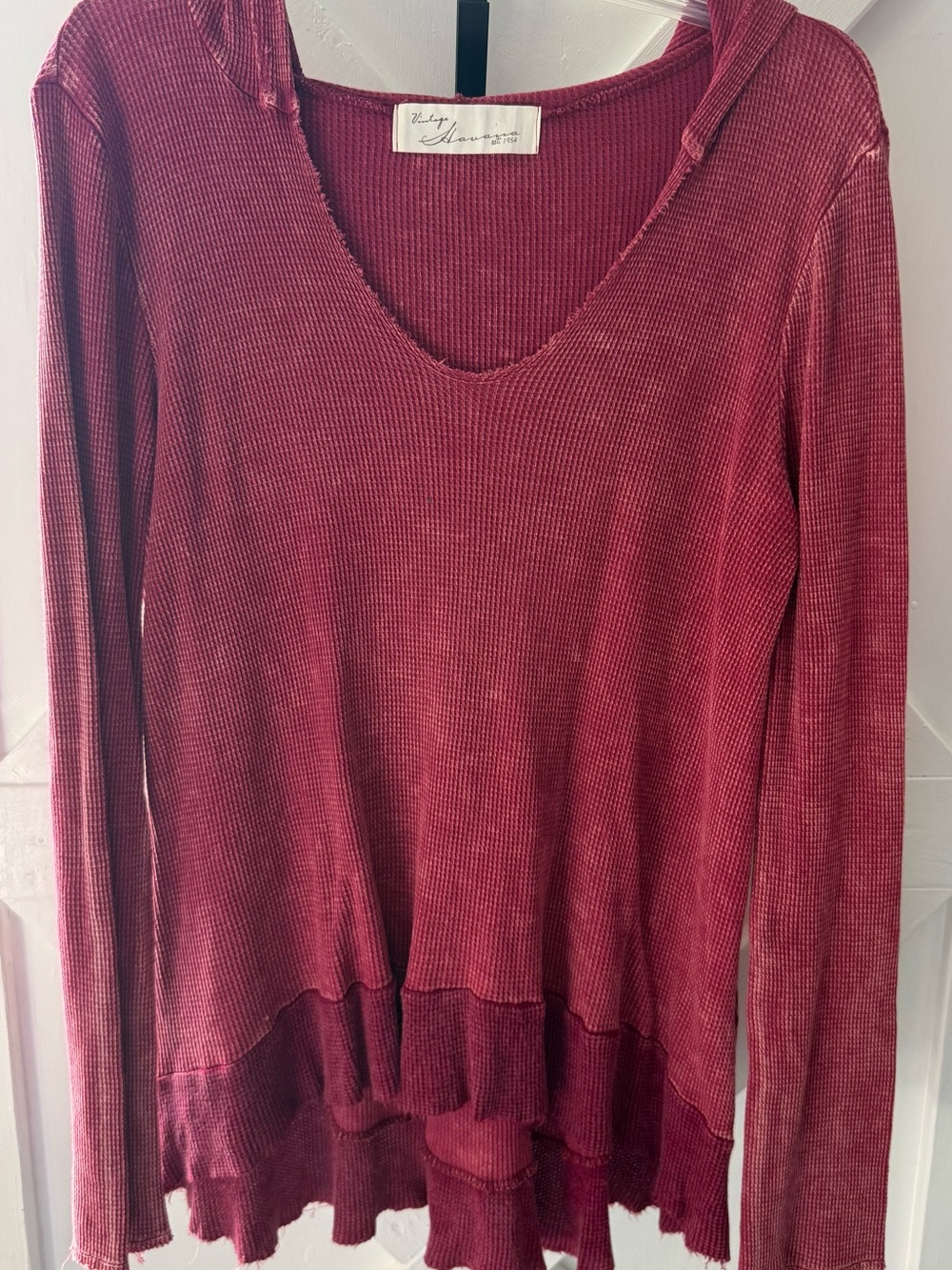 Vintage Havana Long-Sleeve V-Neck Hooded Distressed Top in Burgundy